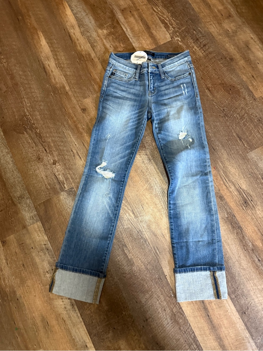 Judy Blue Light-Mid Blue Distressed Boyfriend Jeans